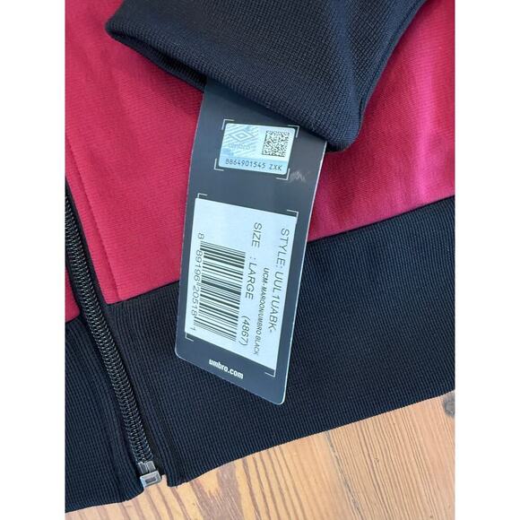 NWT Women’s Umbro Double Diamond Jacket Aztec Maroon Black Large - Picture 3 of 7